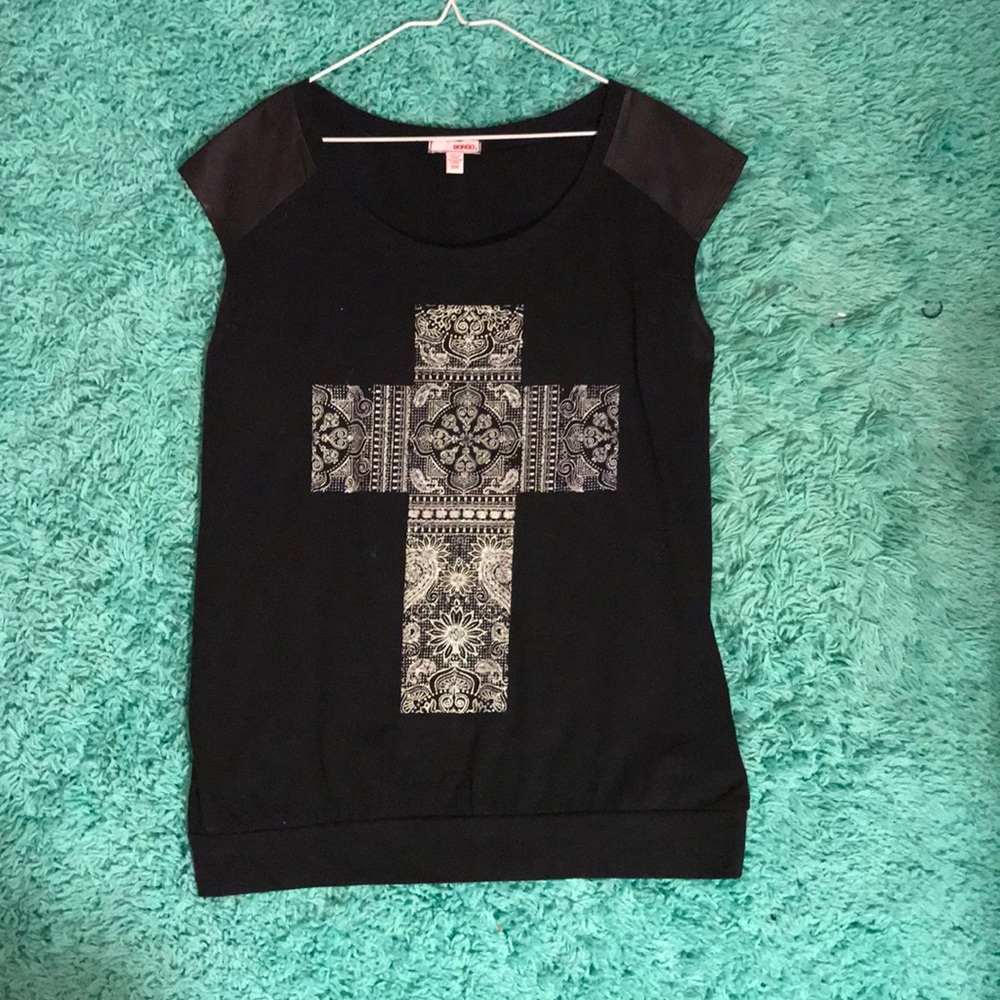 Women’s sleeveless top